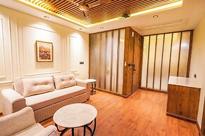 Carom Hotel Manali