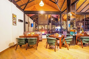 Carom Hotel Manali