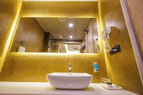 Carom Hotel Manali
