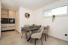 Relax apartment with private pool I
