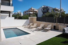 Relax apartment with private pool I
