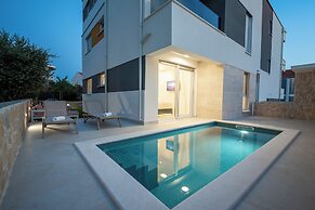 Relax apartment with private pool I