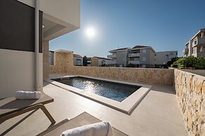 Relax apartment with private pool I