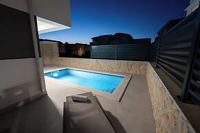 Relax apartment with private pool I