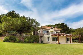 Villa Lauriet Kratigos - Private Escape With Views