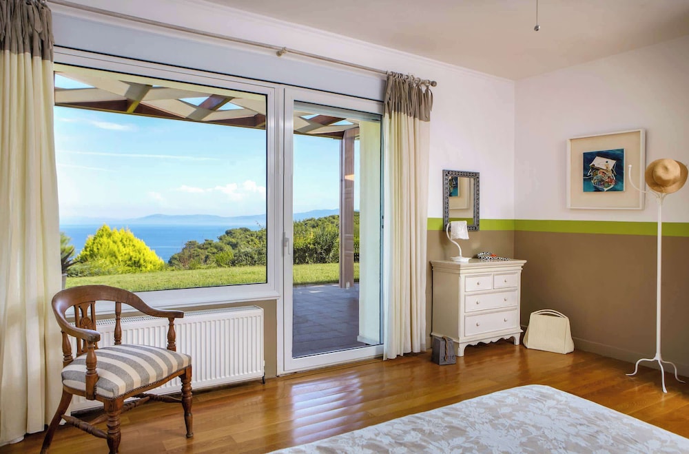 Villa Lauriet Kratigos - Private Escape With Views