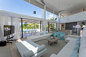 Atelier House