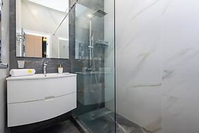Apartment by Luxe Group TT198