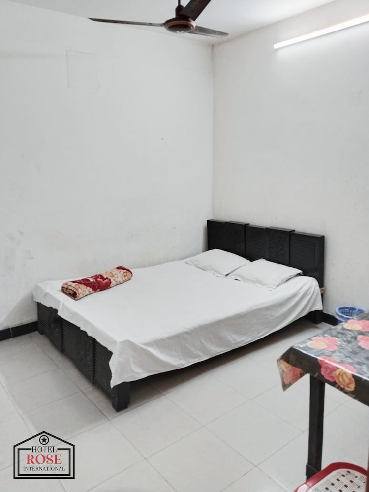 Hotel Rose International