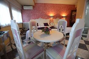Hostal Goya Suites