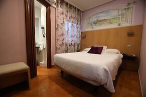 Hostal Goya Suites