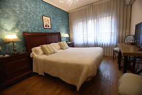 Hostal Goya Suites