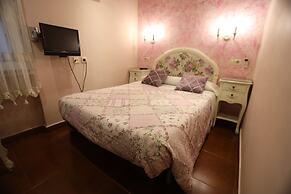 Hostal Goya Suites