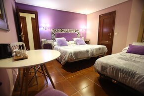 Hostal Goya Suites