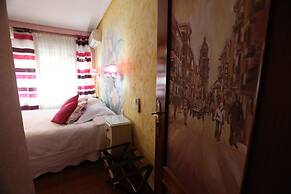 Hostal Goya Suites