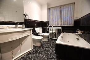 Hostal Goya Suites