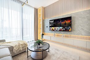 Binghatti Suites by Hostiva - City View