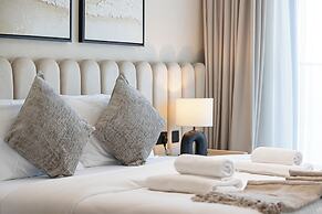Binghatti Suites by Hostiva - City View