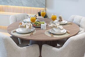 Binghatti Suites by Hostiva - City View