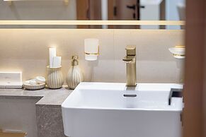 Binghatti Suites by Hostiva - City View