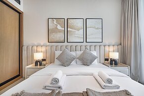 Binghatti Suites by Hostiva - City View