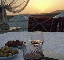 Sunshine luxury desert camp