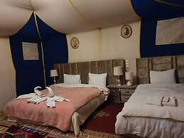 Sunshine luxury desert camp