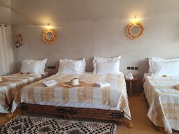 Sunshine luxury desert camp