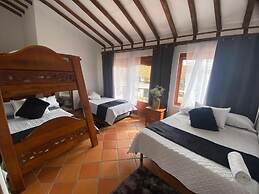 leyvaYork Apartasuites