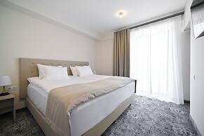 Stonehenge Hotel & Restaurant