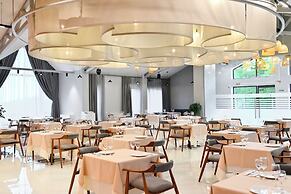 Stonehenge Hotel & Restaurant