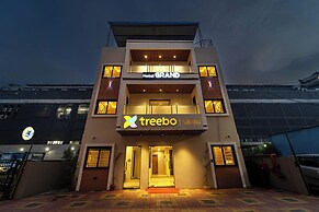 Treebo Grand