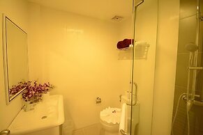 Patong Expat Hotel