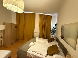 Budget 1BR Apt Close to Westbahnhof