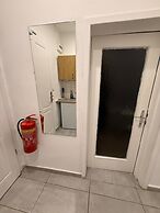2BR Apartment 10 Min Walk to Westbahnhof