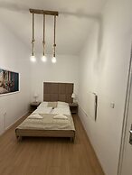 Smart 2BR Apt Close to Westbahnhof