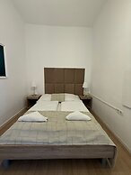 Smart 2BR Apt Close to Westbahnhof
