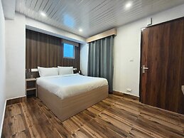 PINEVIEW ESCAPES