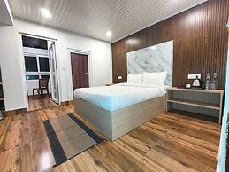 PINEVIEW ESCAPES