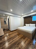 PINEVIEW ESCAPES