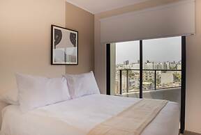 w Charming 2BR w Balcony in Miraflores