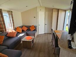 Broadland Sands - Holiday Accommodation 21136