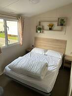 Broadland Sands - Holiday Accommodation 21136