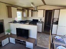 Broadland Sands - Holiday Accommodation 15327