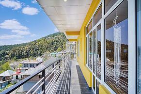 Young Monk Hostel Dharamkot