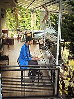 Young Monk Hostel Dharamkot