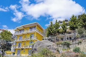 Young Monk Hostel Dharamkot