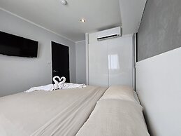 Sleek Corner 1 Bed Apt T1-607