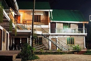 Sampan Resort