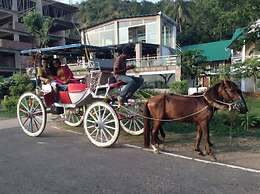 Sampan Resort